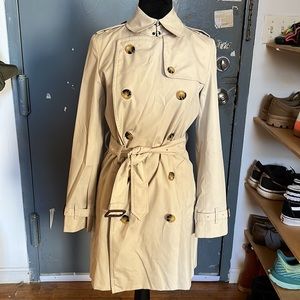 Burberry Harbourne Trench in size 4